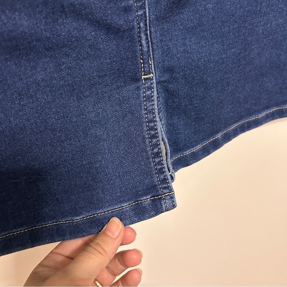 Lee Women’s Medium Denim Pencil Skirt Knee Length Stretchy Academia office work - Picture 4 of 8